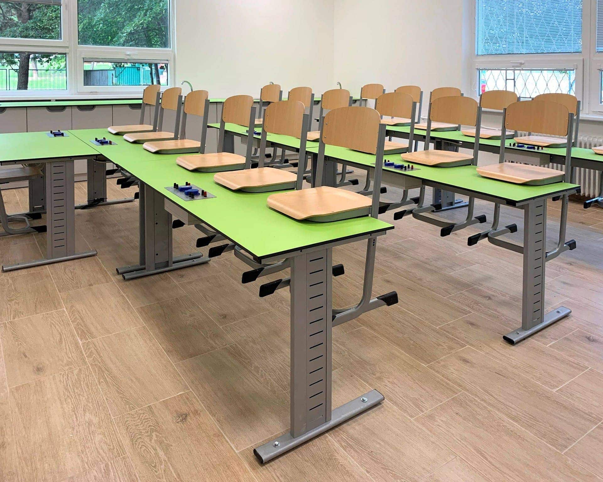 Přírodní vědy v „zelené učebně“ – Gymnázium Bilíkova Bratislava GYMNAZIUM BILIKOVA 06 přírodní vědy