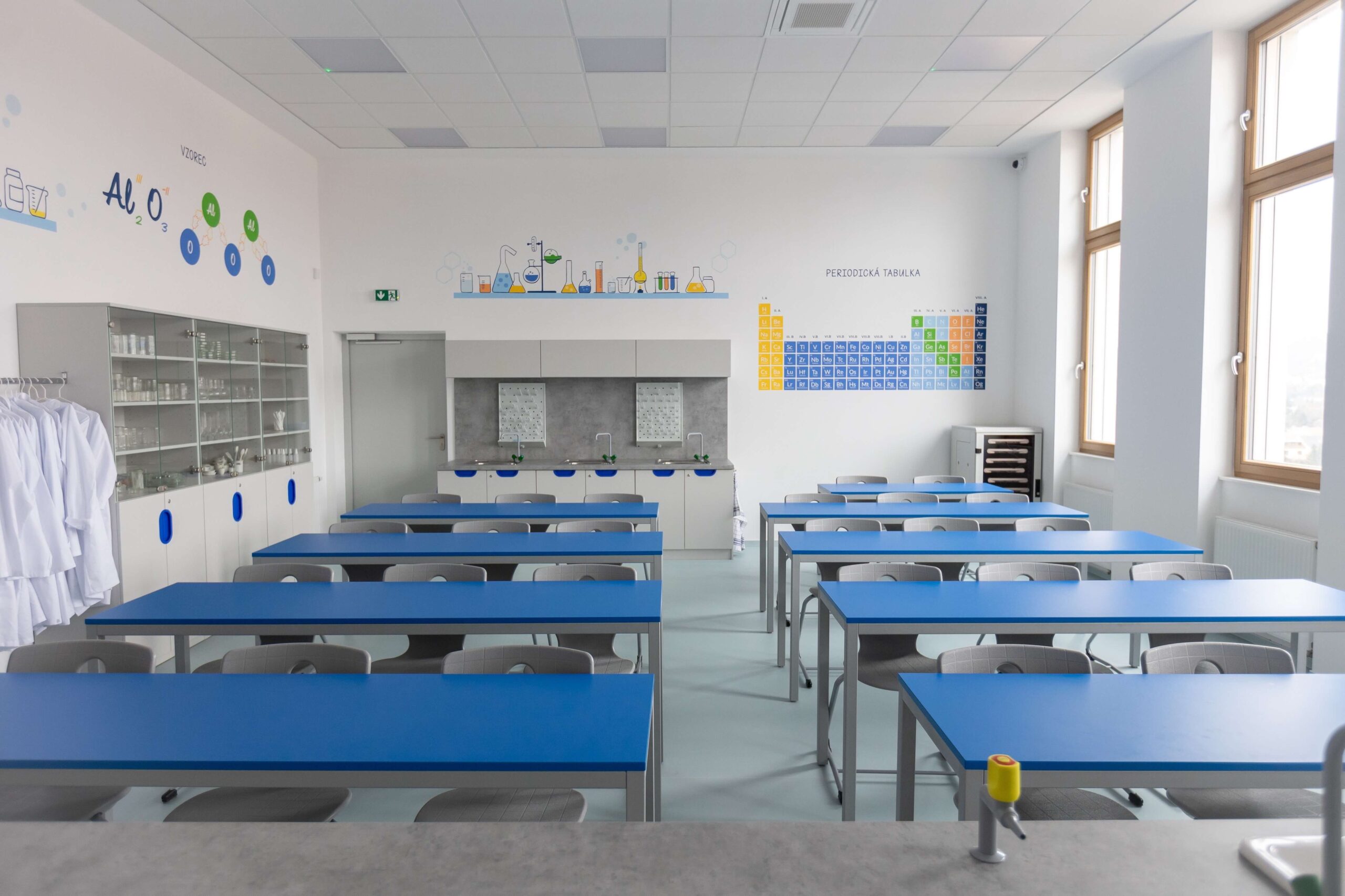 Základní škola Sirotkova Učebna chemie základní školy Sirotkova v Brně od MY DVA holding