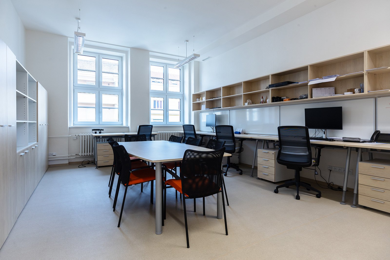 Nové interiéry pro Střední průmyslovou školu chemickou a gymnázium Brno SPŠ chemická a gymnázium Brno – moderní učebny, kabinety a další prostory pro studenty i pedagogy od MY DVA