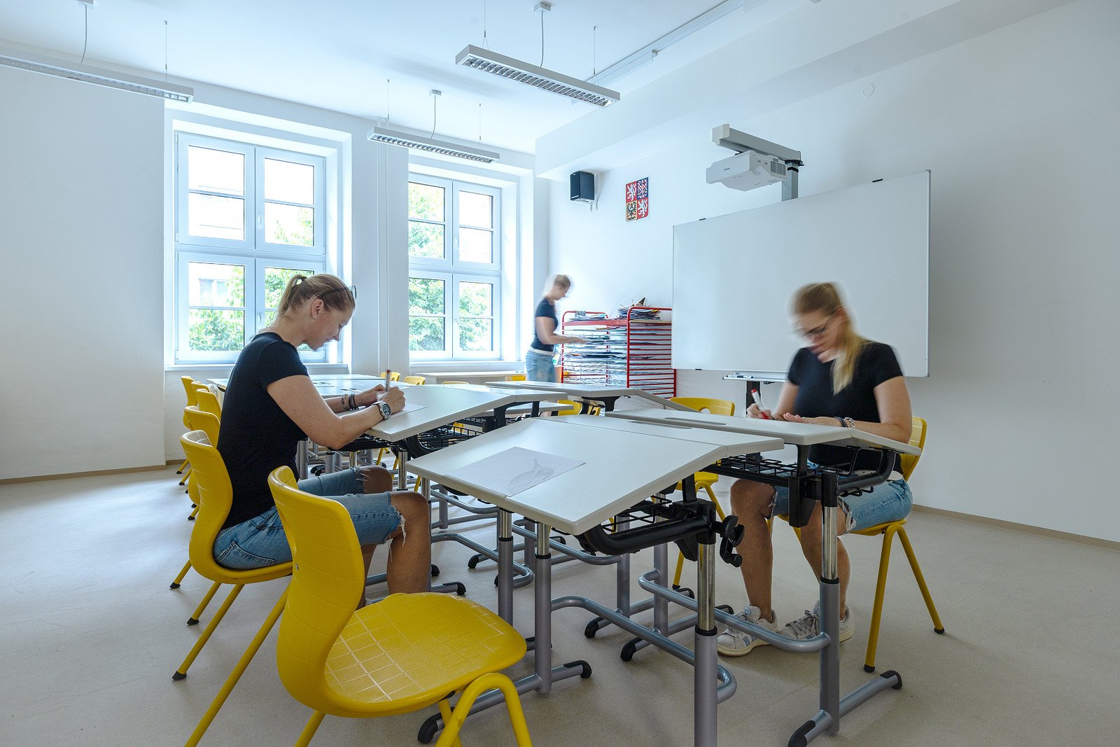 Nové interiéry pro Střední průmyslovou školu chemickou a gymnázium Brno SPŠ chemická a gymnázium Brno – moderní učebny, kabinety a další prostory pro studenty i pedagogy od MY DVA